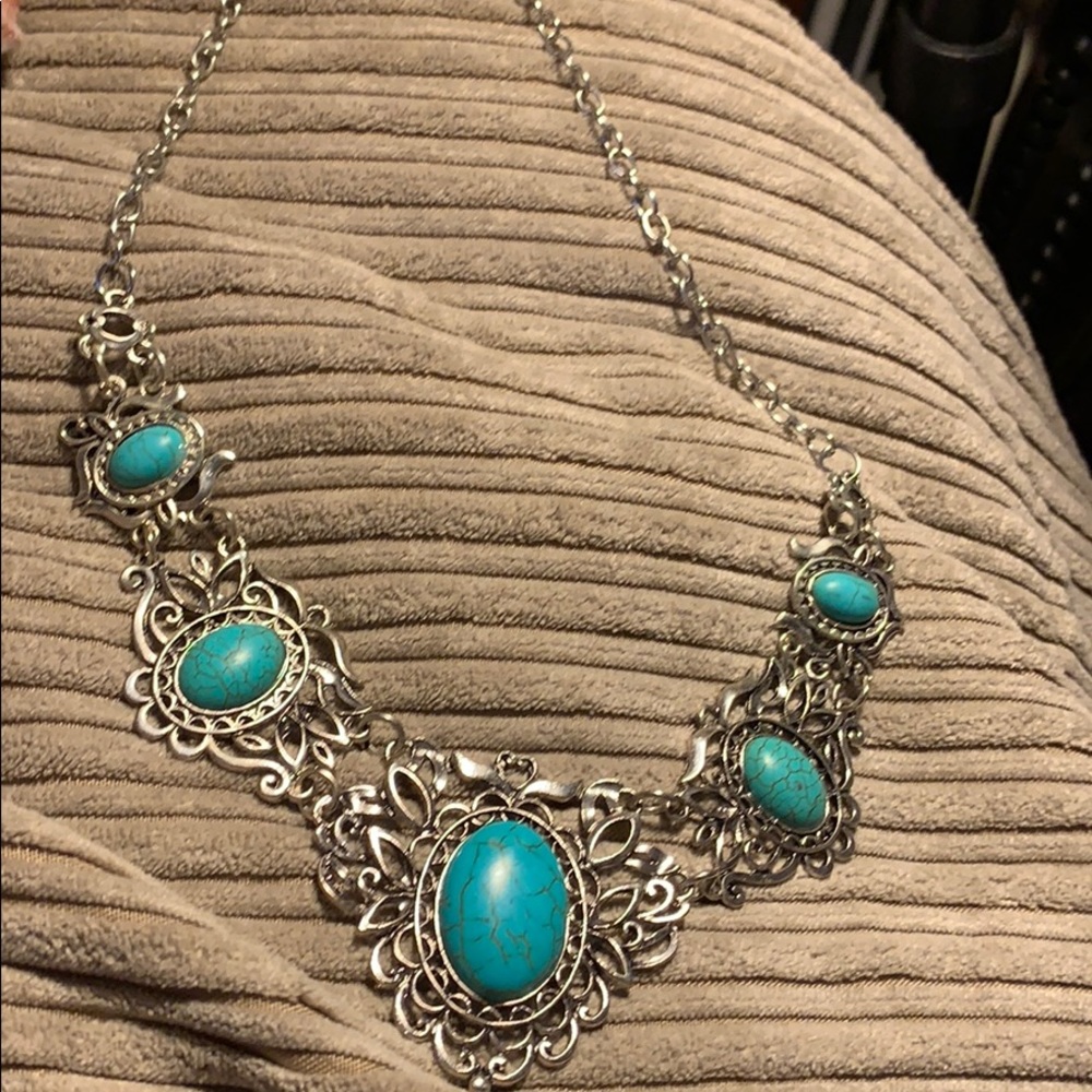 Beautiful large turquoise statement necklace